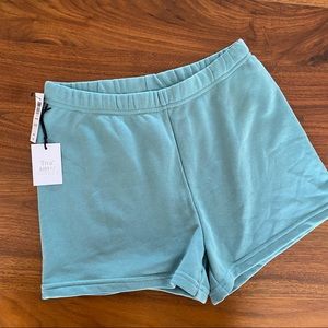 NWT Aritzia Airy Fleece Perfect Hi-Rise Sweatshort